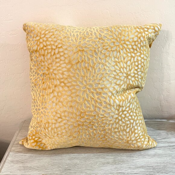 New Flower Accent Pillow Yellow Velvet Blooms Throw 20" x 20" Feather Insert NWT - Picture 1 of 7